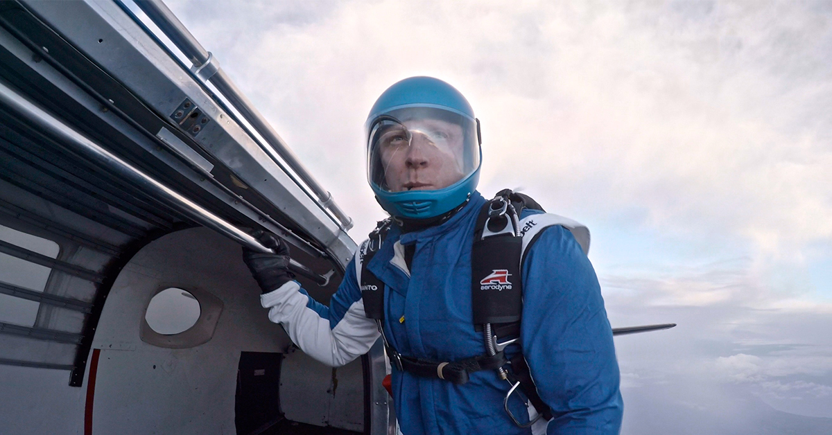 Andy Torbet prepares to jump in his race against a peregrine falcon